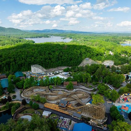 Six Flags Great Escape Lodge & Indoor Waterpark Куинсбери Экстерьер фото