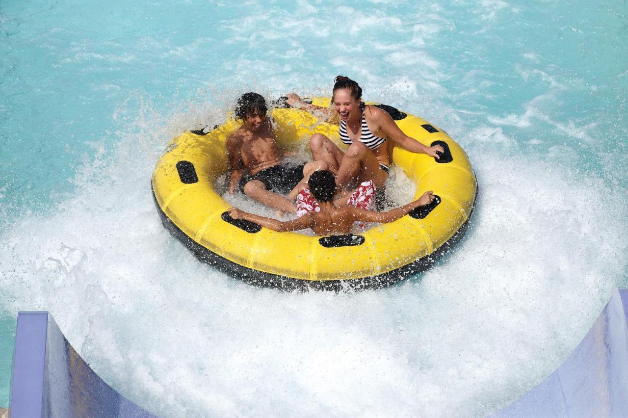 Six Flags Great Escape Lodge & Indoor Waterpark Куинсбери Экстерьер фото