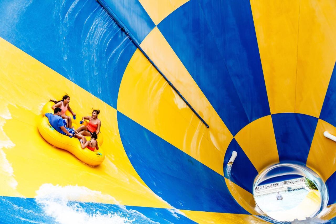 Six Flags Great Escape Lodge & Indoor Waterpark Куинсбери Экстерьер фото