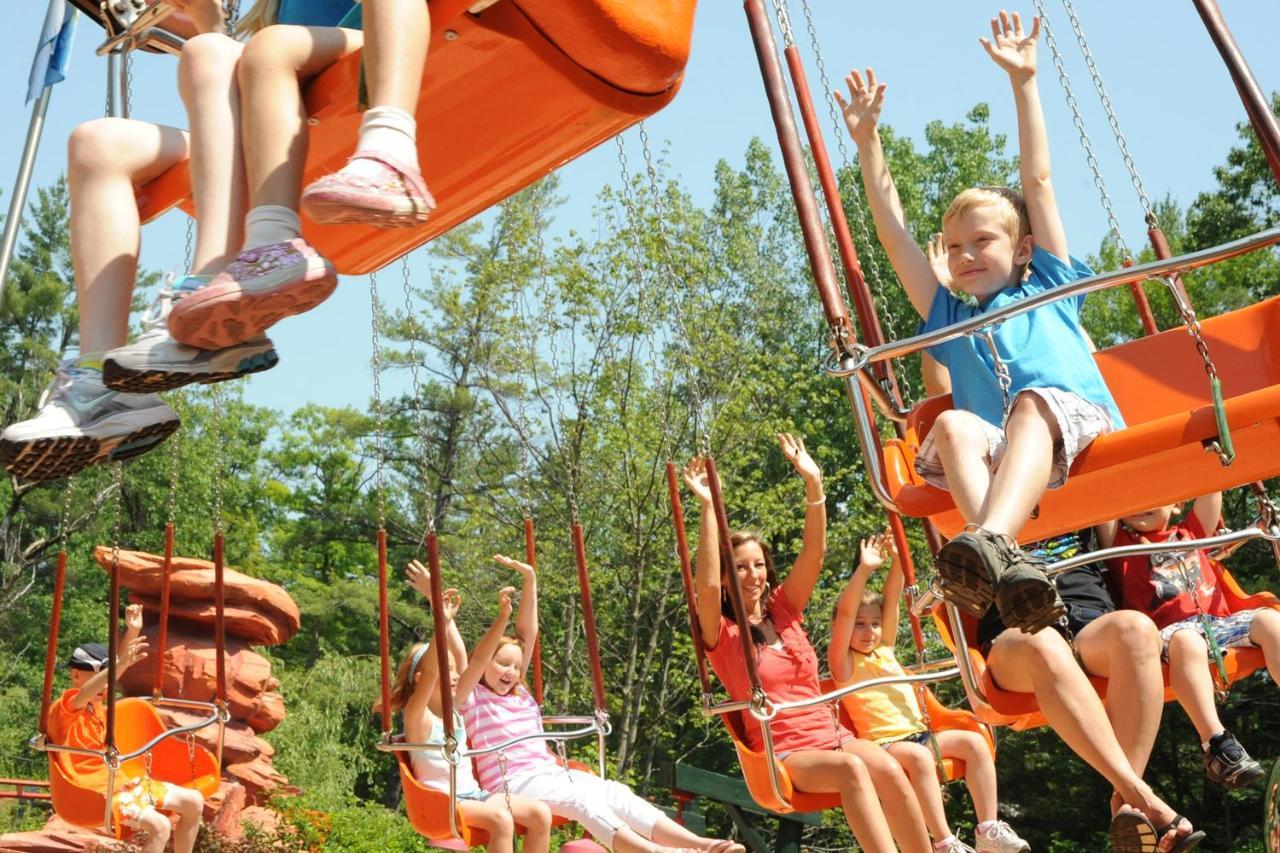 Six Flags Great Escape Lodge & Indoor Waterpark Куинсбери Экстерьер фото