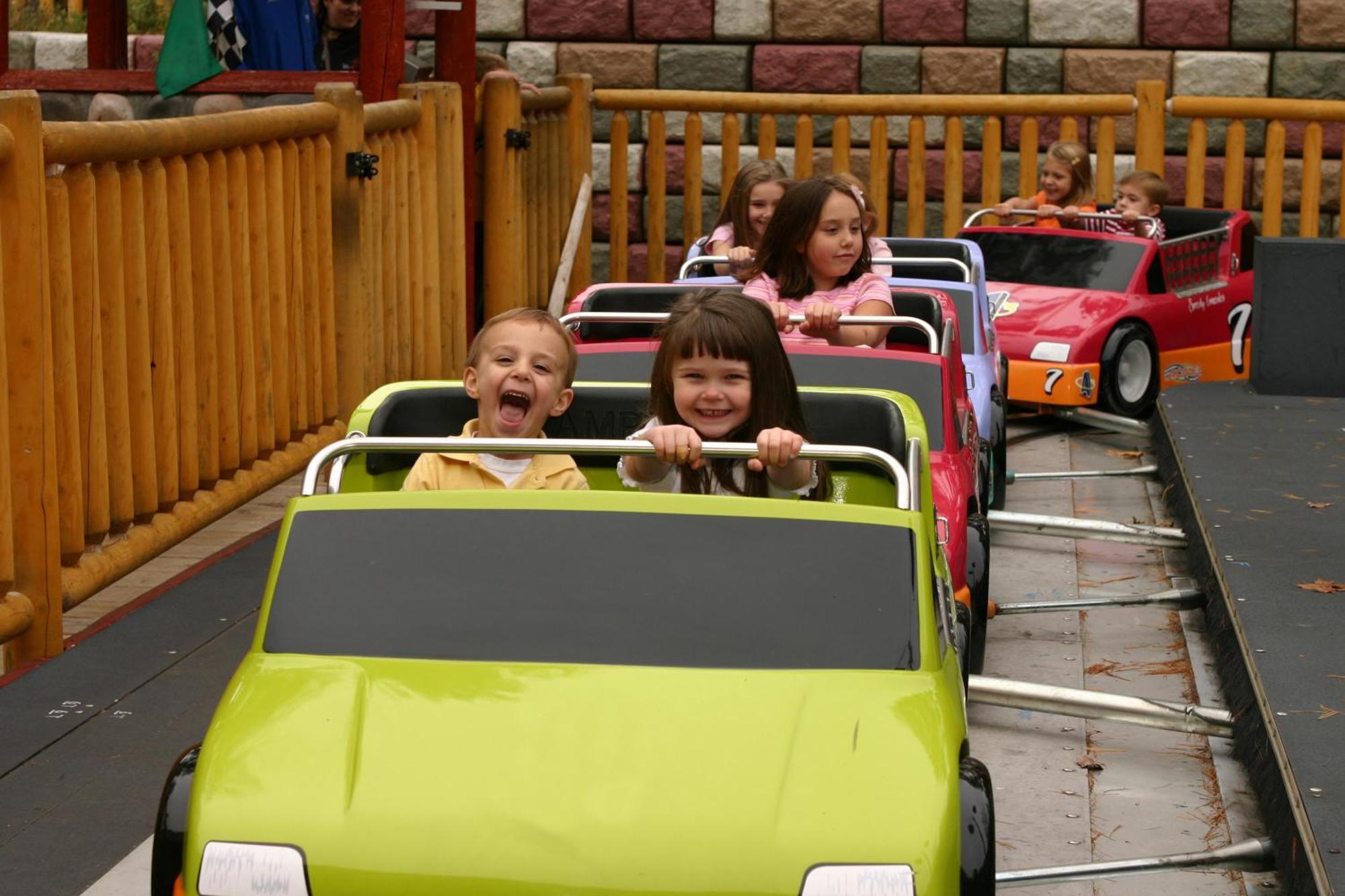Six Flags Great Escape Lodge & Indoor Waterpark Куинсбери Экстерьер фото
