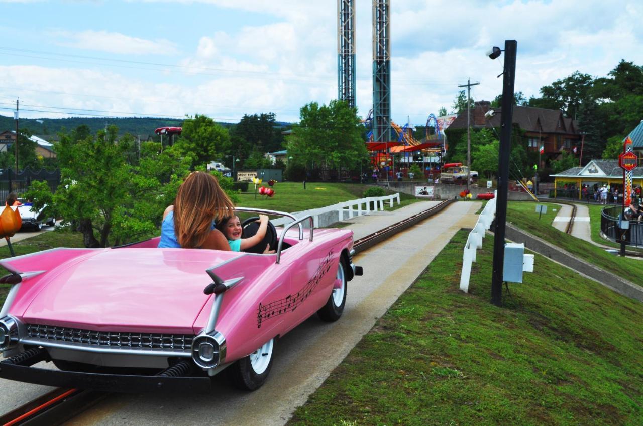 Six Flags Great Escape Lodge & Indoor Waterpark Куинсбери Экстерьер фото