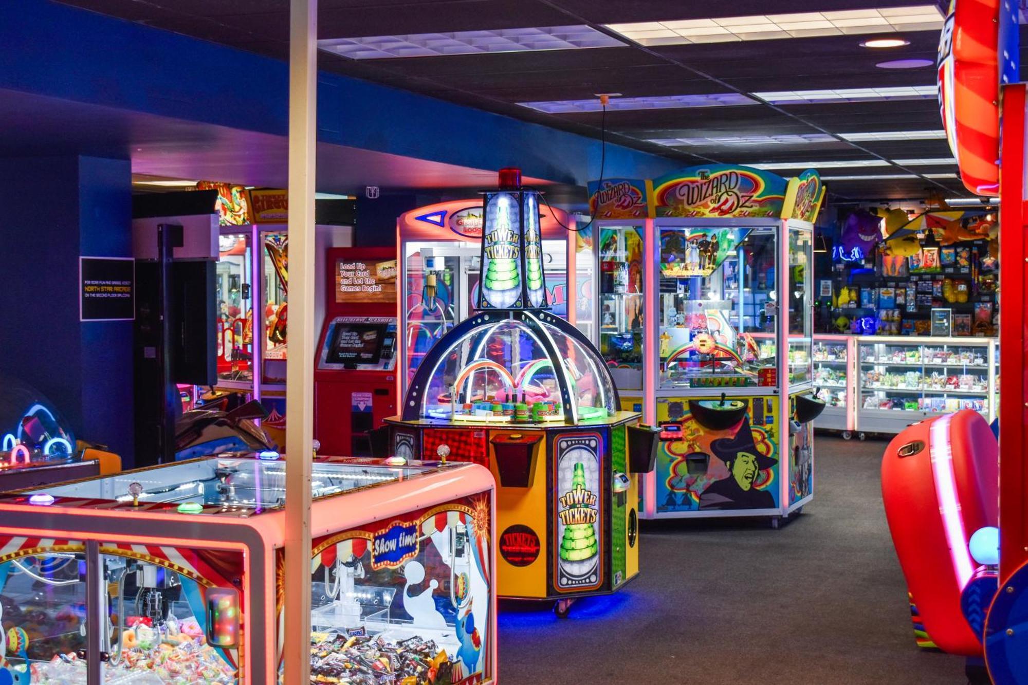 Six Flags Great Escape Lodge & Indoor Waterpark Куинсбери Экстерьер фото