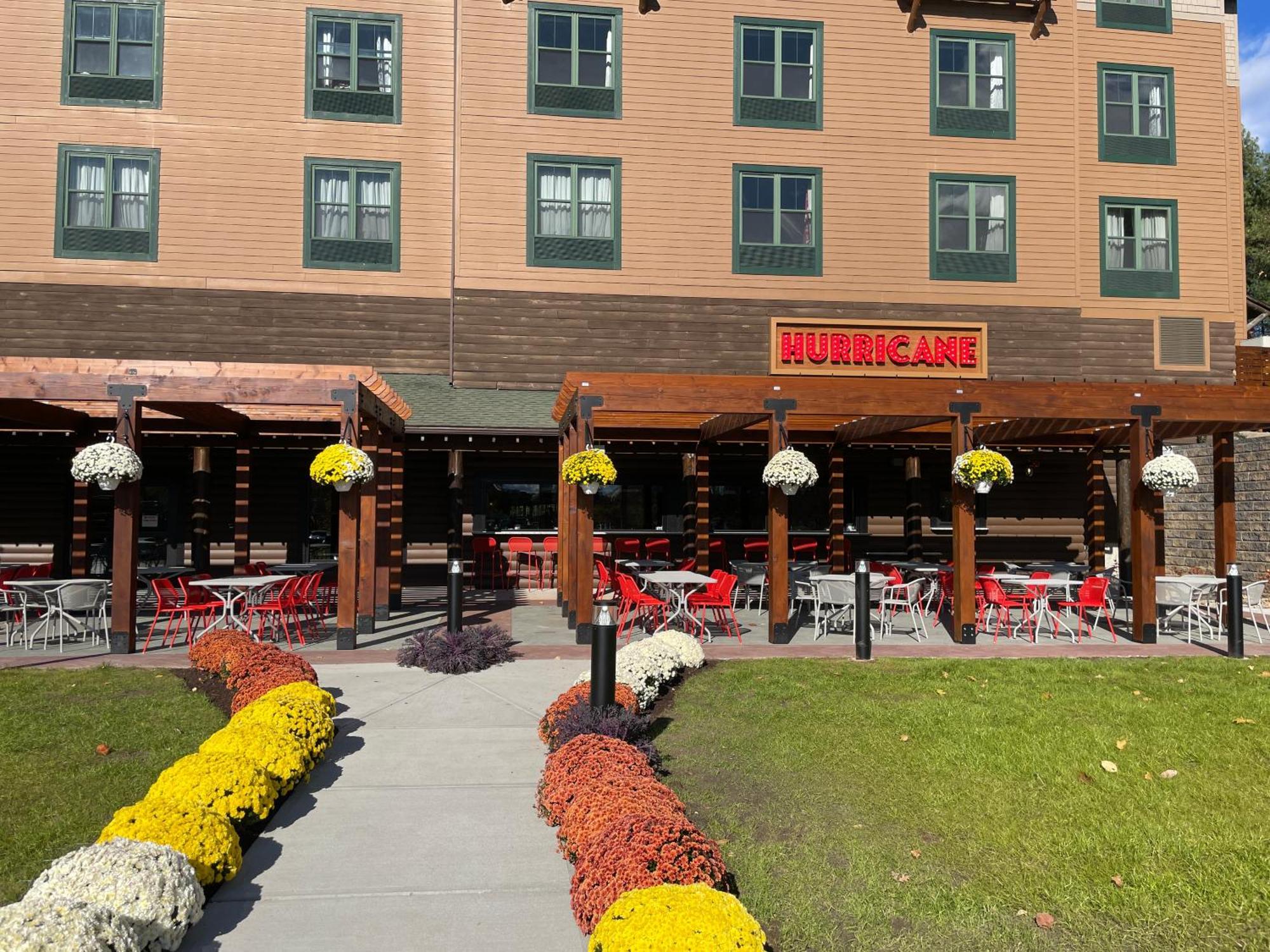 Six Flags Great Escape Lodge & Indoor Waterpark Куинсбери Экстерьер фото
