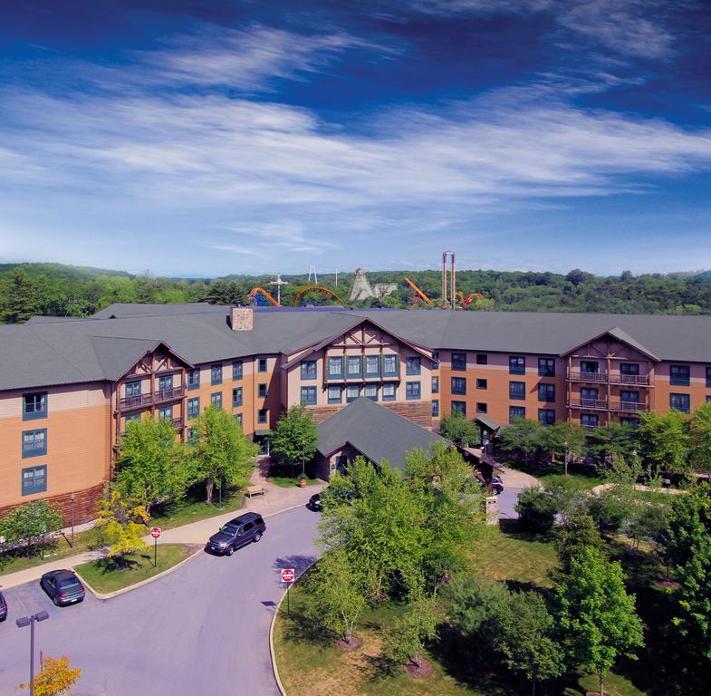 Six Flags Great Escape Lodge & Indoor Waterpark Куинсбери Экстерьер фото